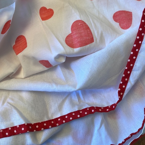 Heart themed dress - Picture 4 of 7